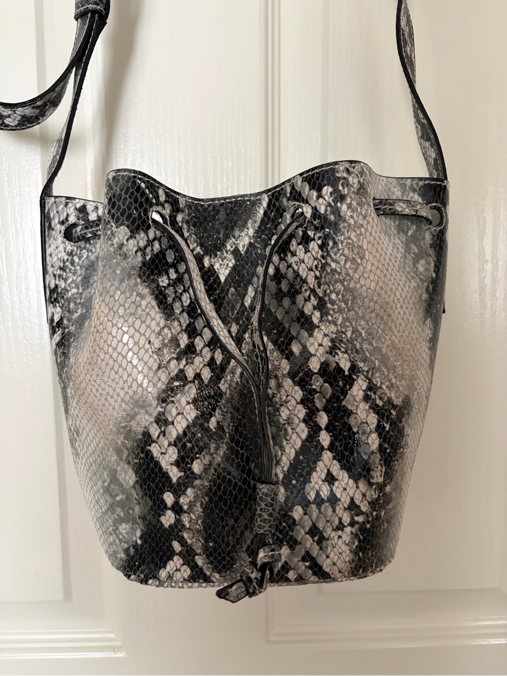 GAP Leather Snake-Print Crossbody Bucket Bag - Black & Cream